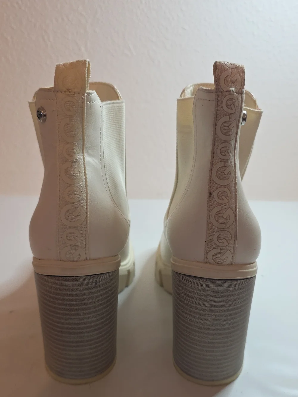GBG KEONA PLATFORM CHELSEA DISTRESSED BOOTS STACKED HEELS LADIES  7.5 GUC